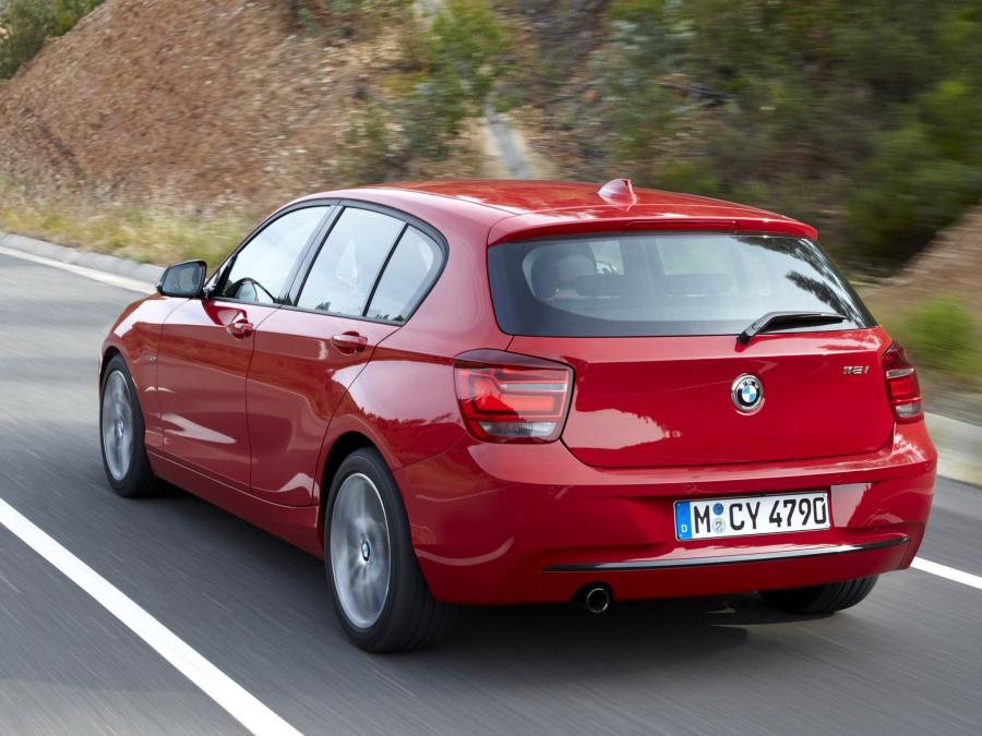 BMW 118i 5-Door Sport Line 2011 года  (фото 29 из 31)